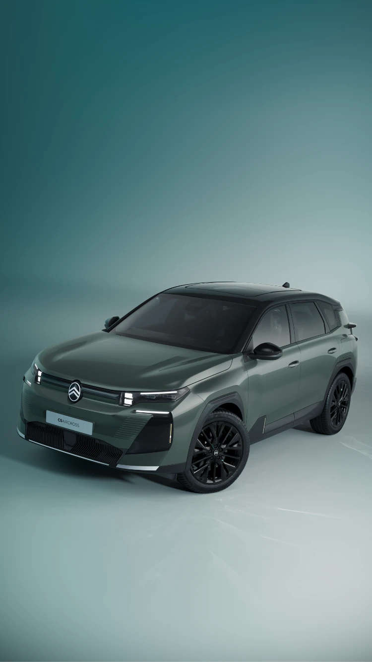 Citroën C5 Aircross з увімкненими світлодіодними фарами