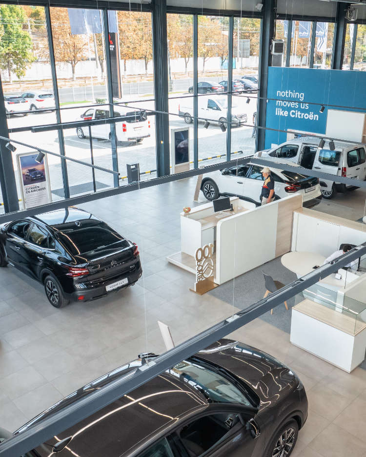 Інтерʼєр автосалону Citroën «Автоград Одеса» на Інглезі, 15б в Одесі